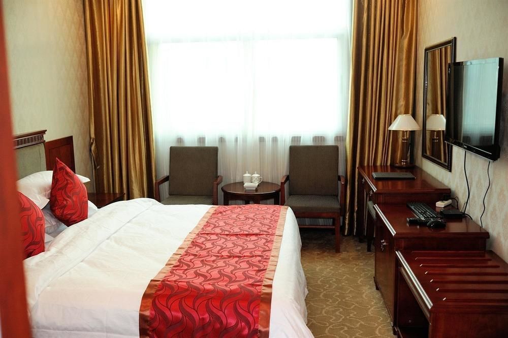 Dengfeng Huatian Grand Hotel מראה חיצוני תמונה